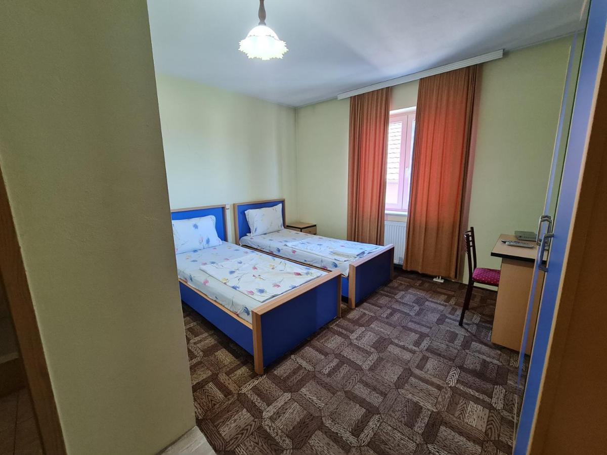 Holiday Ferizaj Exterior foto