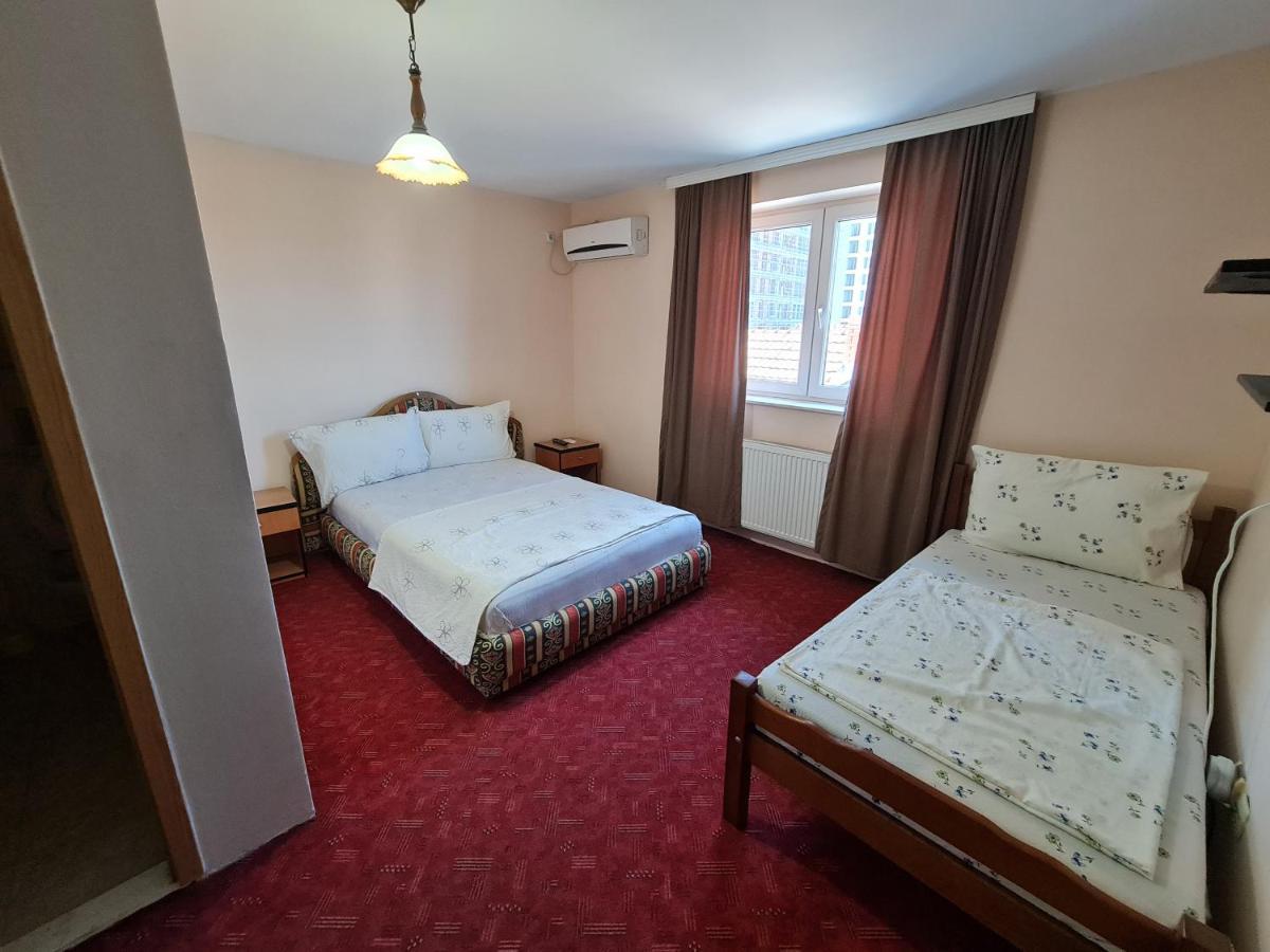 Holiday Ferizaj Exterior foto