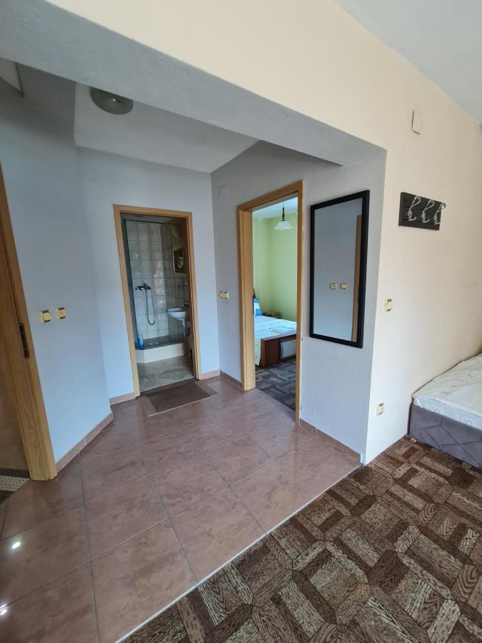 Holiday Ferizaj Exterior foto